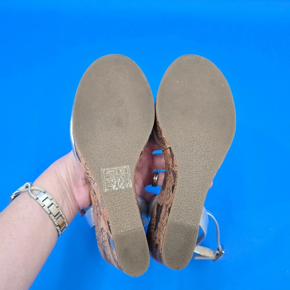 Karl‎ Lagerfeld Paris Carina Silver Metallic Leather Cork Wedge Sandals 6.5M 37B